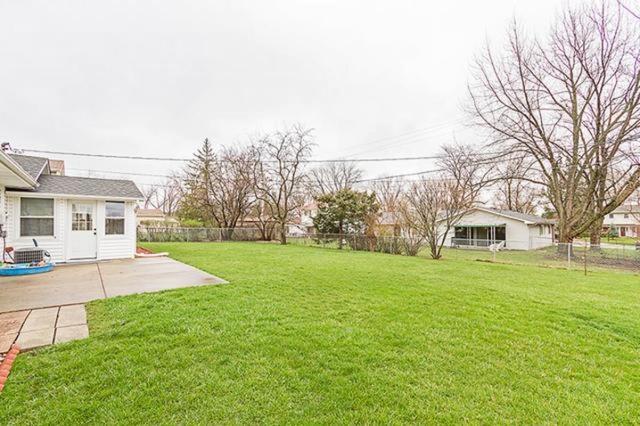 585 Hillcrest Ct, Hoffman Estates, IL 60169 photo 16