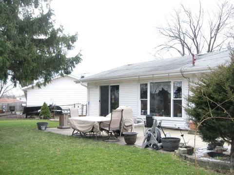 391 Pleasant St, Hoffman Estates, IL 60169 photo 4