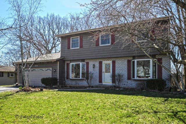 634 Gaslight Dr, Algonquin, IL 60102 photo 1