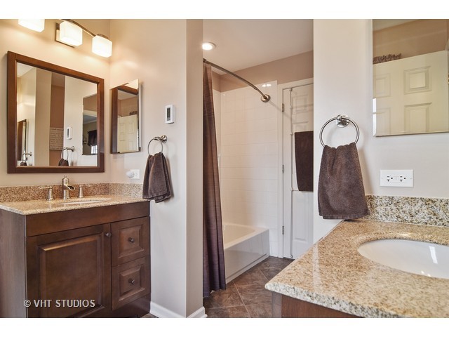 157 Primrose Ln, Bartlett, IL 60103 photo 13