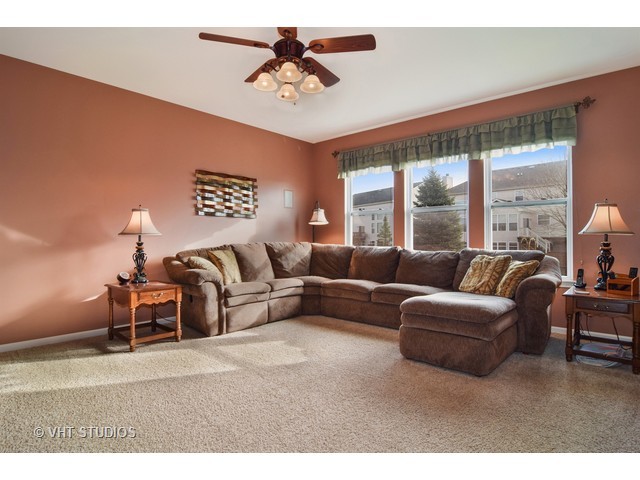 157 Primrose Ln, Bartlett, IL 60103 photo 8