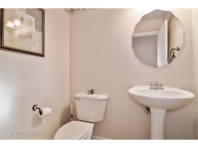 157 Primrose Ln, Bartlett, IL 60103 photo 21