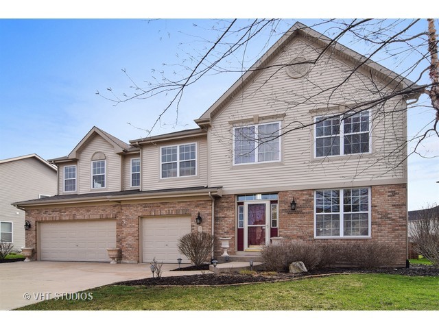 157 Primrose Ln, Bartlett, IL 60103 photo 1