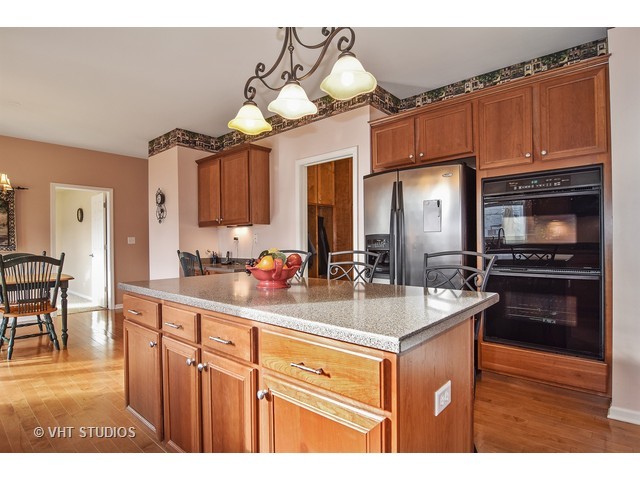 157 Primrose Ln, Bartlett, IL 60103 photo 6
