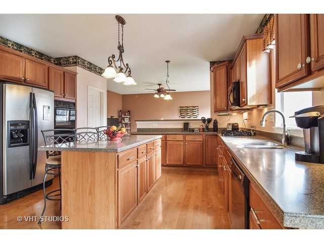 157 Primrose Ln, Bartlett, IL 60103 photo 7