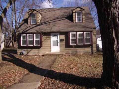 417 Sunset Dr, Elgin, IL 60123 photo 2