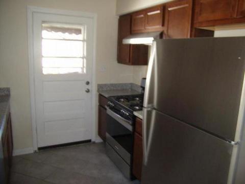 417 Sunset Dr, Elgin, IL 60123 photo 7