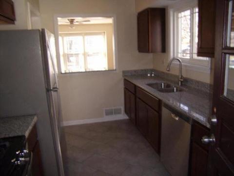 417 Sunset Dr, Elgin, IL 60123 photo 5