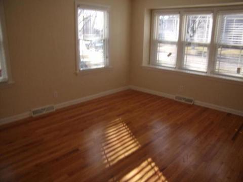 417 Sunset Dr, Elgin, IL 60123 photo 3