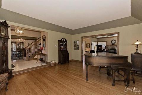 1823 Charnbrook Dr, Johnsburg, IL 60051 photo 4