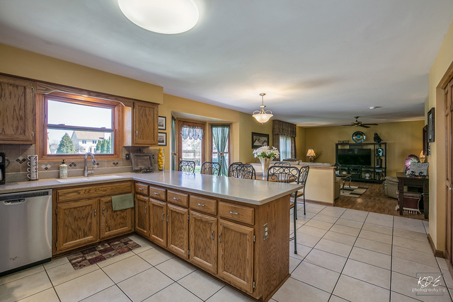 15953 S Dan Oconnell Dr, Plainfield, IL 60586 photo 13
