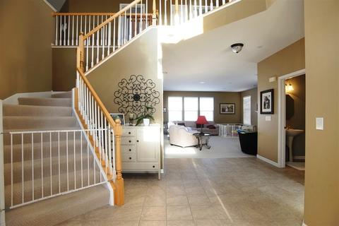 1575 Russell Dr, Hoffman Estates, IL 60192 photo 2