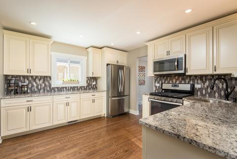 7907 W 74th Pl, Bridgeview, IL 60455 photo 5