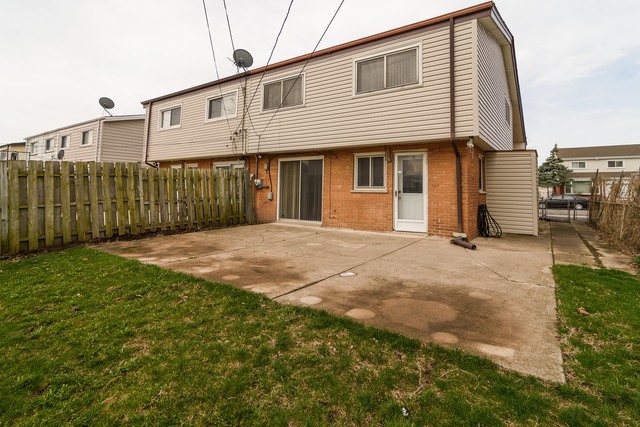 9371 N Hamlin Ave, Des Plaines, IL 60016 photo 10