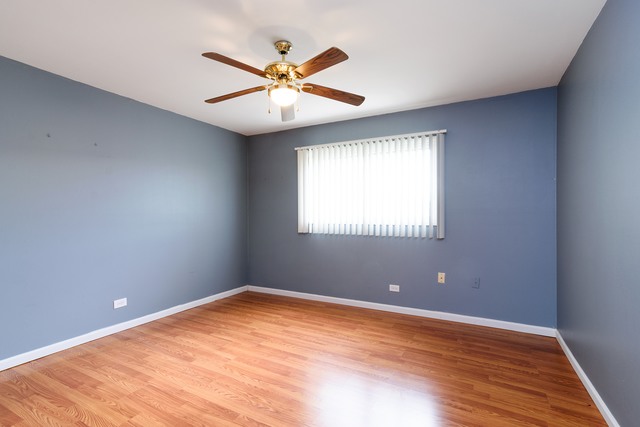 9371 N Hamlin Ave, Des Plaines, IL 60016 photo 6