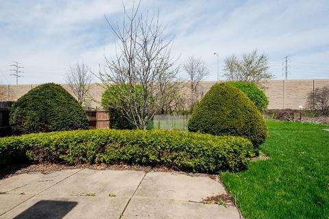1026 Huron Dr, Elgin, IL 60120 photo 6