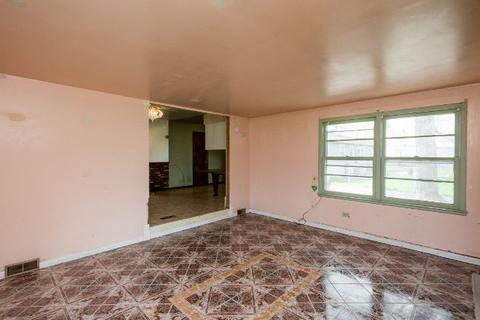 1026 Huron Dr, Elgin, IL 60120 photo 16