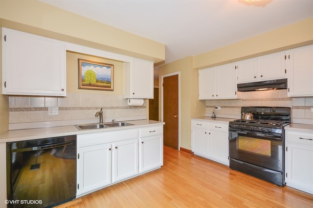 2236 Kingston Dr, Wheaton, IL 60189 photo 5