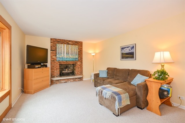 2236 Kingston Dr, Wheaton, IL 60189 photo 8