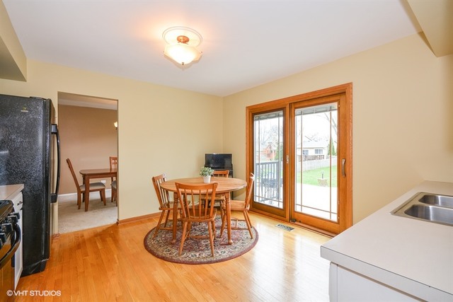 2236 Kingston Dr, Wheaton, IL 60189 photo 6