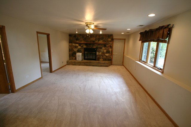 402 E Church St, Minooka, IL 60447 photo 7