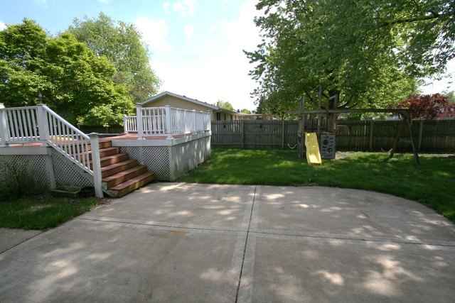 402 E Church St, Minooka, IL 60447 photo 17