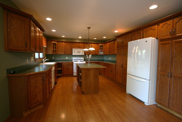 402 E Church St, Minooka, IL 60447 photo 4