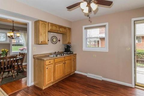 505 S Pine St, Mount Prospect, IL 60056 photo 10