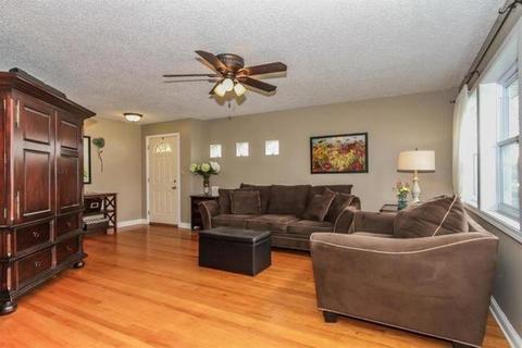 505 S Pine St, Mount Prospect, IL 60056 photo 3