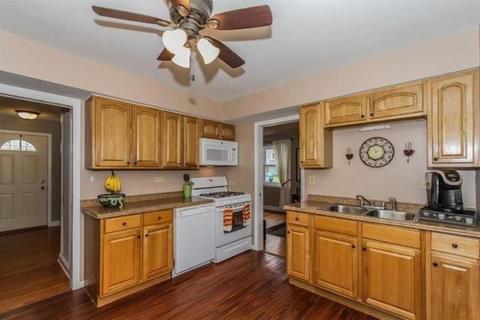 505 S Pine St, Mount Prospect, IL 60056 photo 8