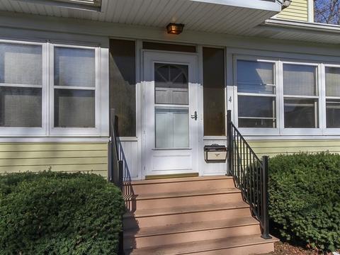 4 S Commonwealth Ave, Elgin, IL 60123 photo 2