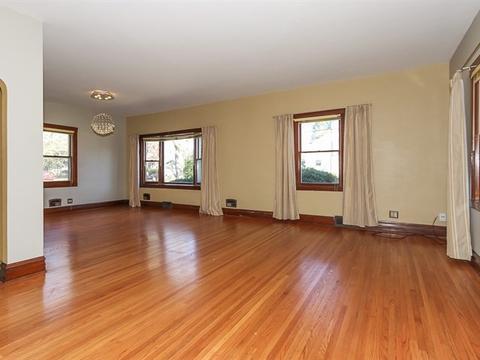 4 S Commonwealth Ave, Elgin, IL 60123 photo 4