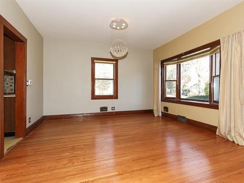 4 S Commonwealth Ave, Elgin, IL 60123 photo 5
