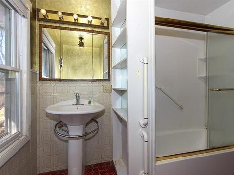 4 S Commonwealth Ave, Elgin, IL 60123 photo 17