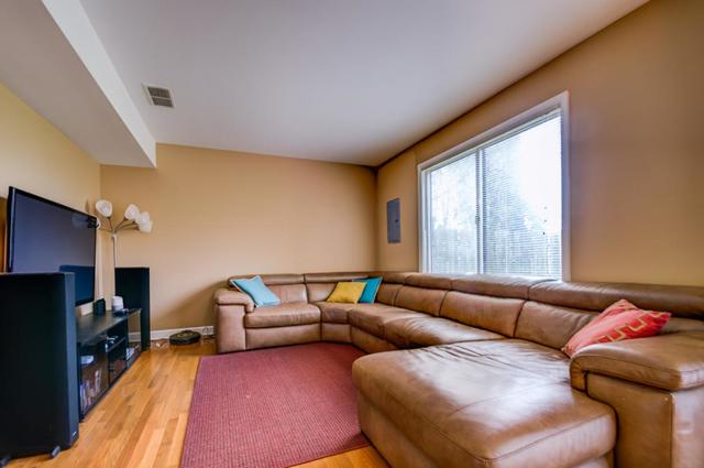 12 Cypress Sq, Elgin, IL 60123 photo 2