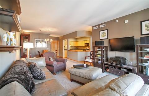 1675 Mill St #501, Des Plaines, IL 60016 photo 2
