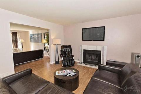 515 Greenview Ln, Wheeling, IL 60090 photo 7