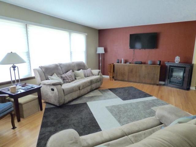728 Evergreen Ln, Bartlett, IL 60103 photo 5