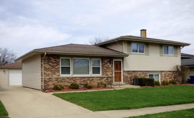 728 Evergreen Ln, Bartlett, IL 60103 photo 2