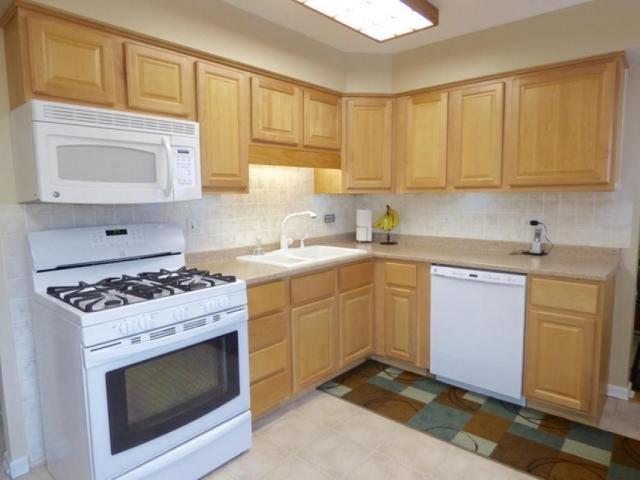 728 Evergreen Ln, Bartlett, IL 60103 photo 8