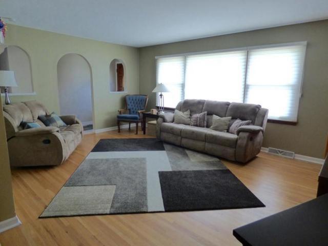 728 Evergreen Ln, Bartlett, IL 60103 photo 6