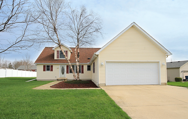 327 Elk St, Odell, IL 60460 photo 1
