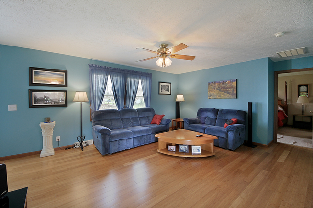 327 Elk St, Odell, IL 60460 photo 5