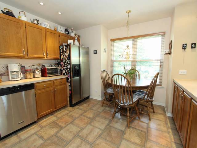 1430 Brahms Ct, Bartlett, IL 60103 photo 9