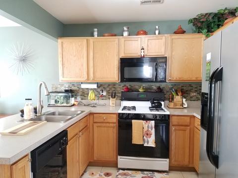 136 Eisenhower Dr, Oswego, IL 60543 photo 4