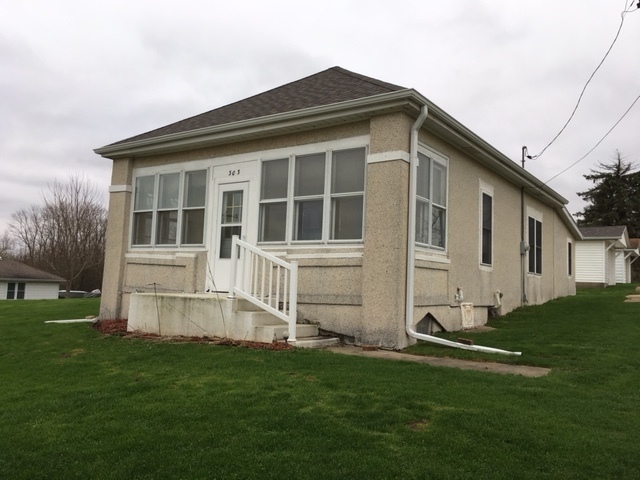 303 E Hennepin St, Mark, IL 61340 photo 1