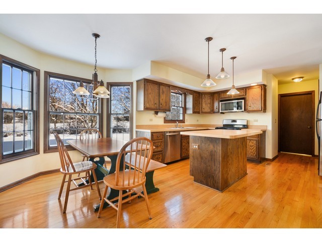 1307 Brighton Dr, Wheaton, IL 60189 photo 7