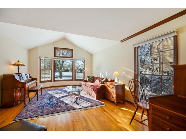 1307 Brighton Dr, Wheaton, IL 60189 photo 4