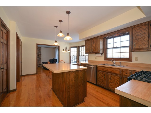 1307 Brighton Dr, Wheaton, IL 60189 photo 6