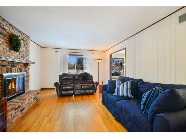 1307 Brighton Dr, Wheaton, IL 60189 photo 9
